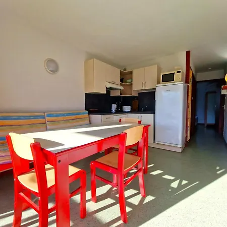 B4 Vue Montagnes Piscine Appartement Souraïde