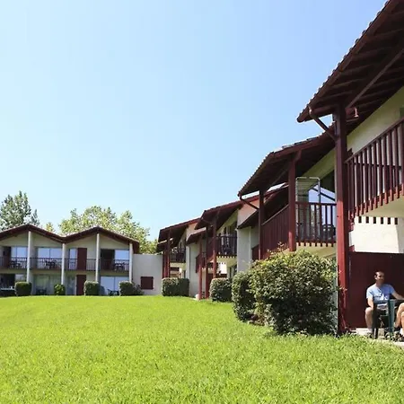 B4 Vue Montagnes Piscine Апартаменты *